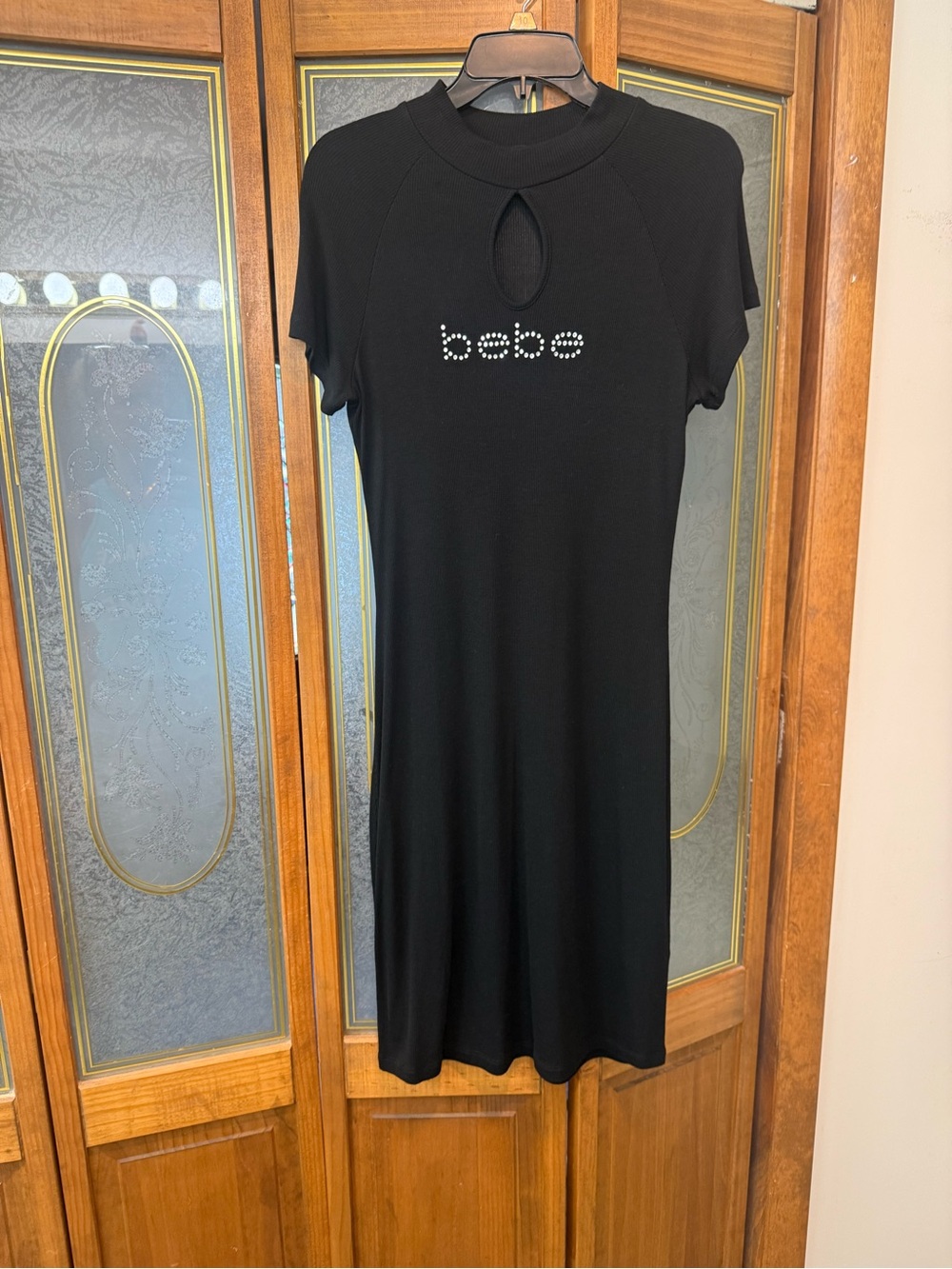 BEBE LADIES  Black Short Sleeve Keyhole Midi Dress, NWT